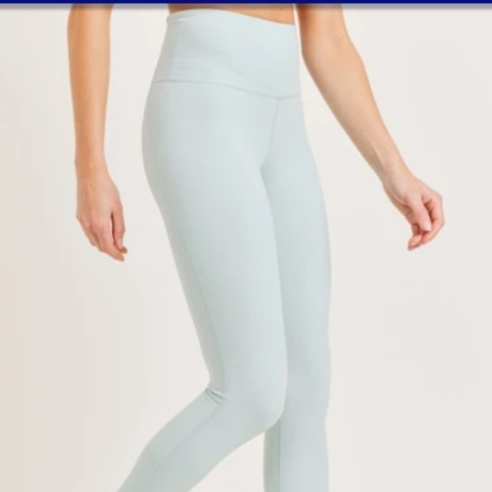 Mono B leggings women’s size M